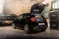 Alfa Romeo MiTo omládla ve stylu Marshall zesilovačů