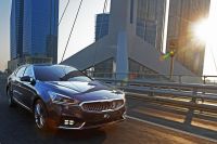 Sedan Kia K7 oficiálně na fotografiích