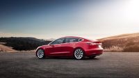 Tesla začíná vyrábět Model 3