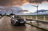 Toyota stále věří vodíku, Mirai bude mít novou generaci